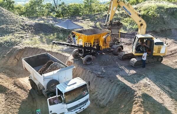 Imagem de compartilhamento para o artigo Prefeitura de Alcinópolis inicia operação de britador e reforça melhorias nas estradas rurais da MS Todo dia